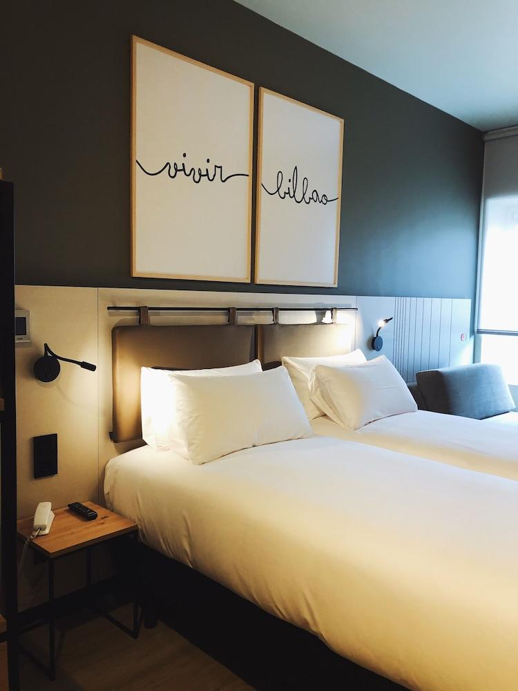 Hotel Bed4U בילבאו מראה חיצוני תמונה